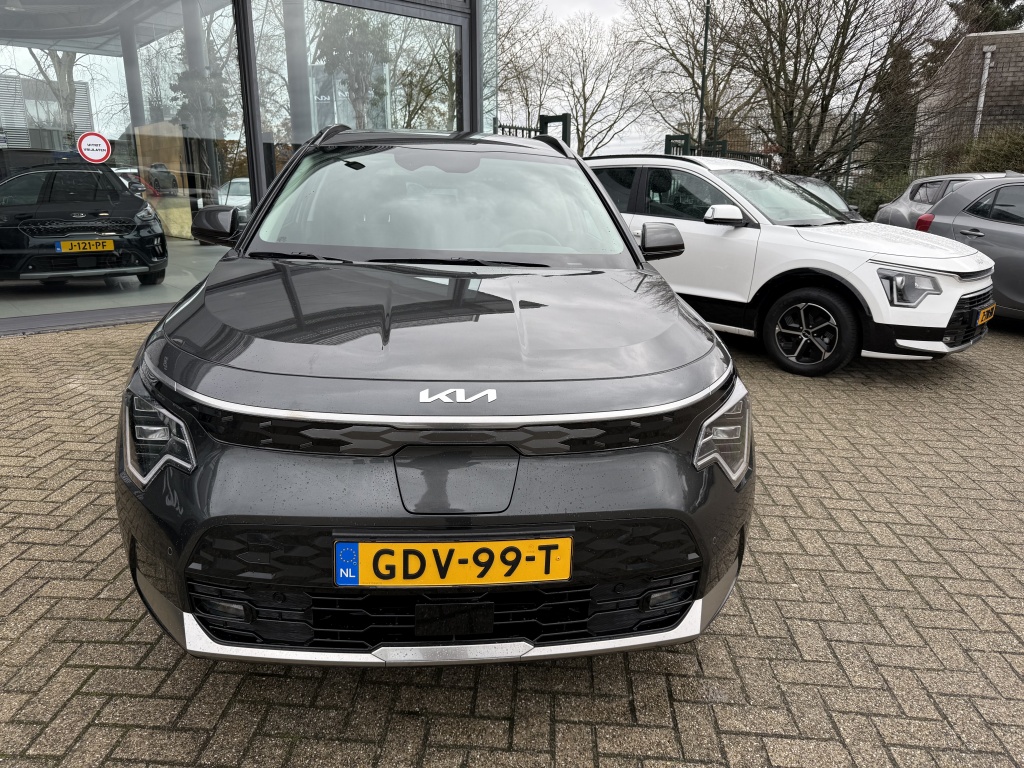 41582441-7.jpg