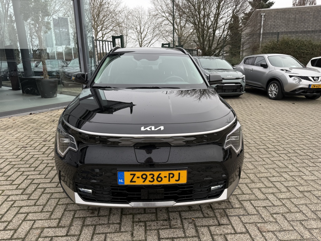 41907895-2.jpg