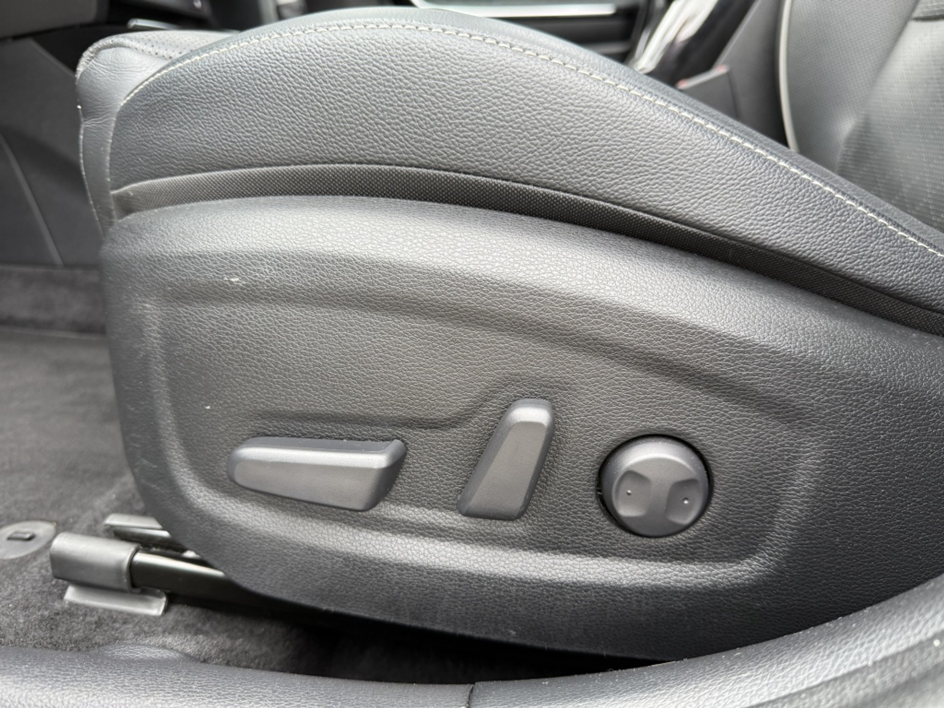 44459339-10.jpg