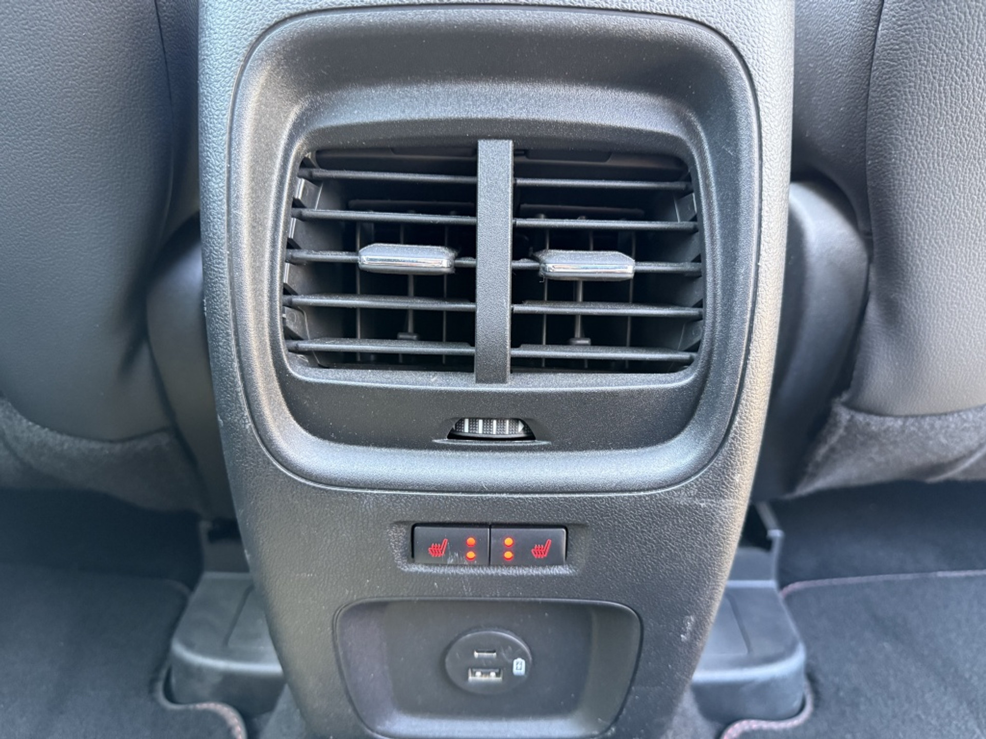 44909564-20.jpg