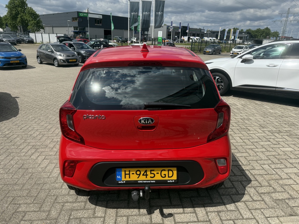 45334580-3.jpg