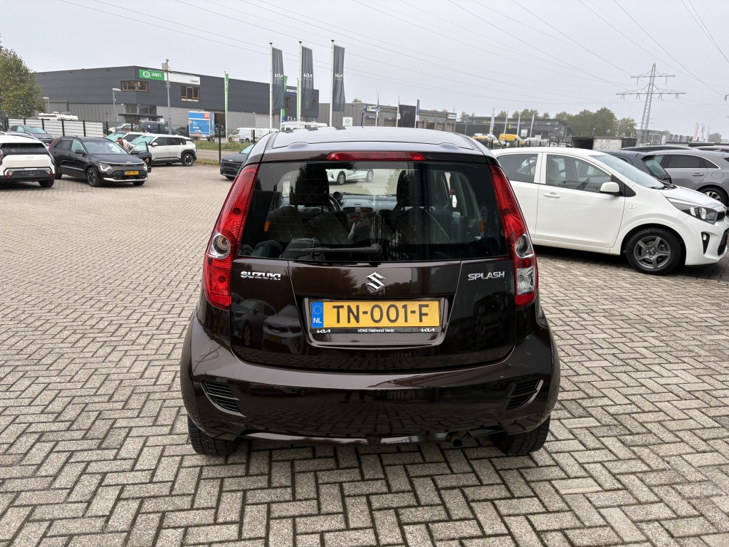 47444297-5.jpg