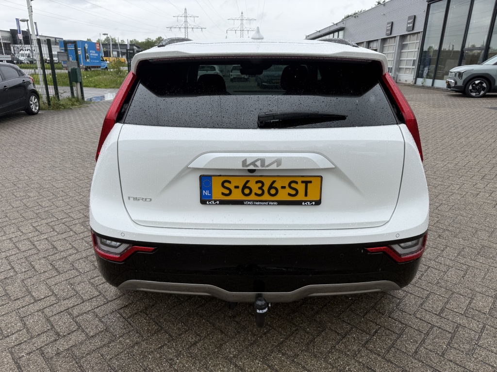 53429913-4.jpg