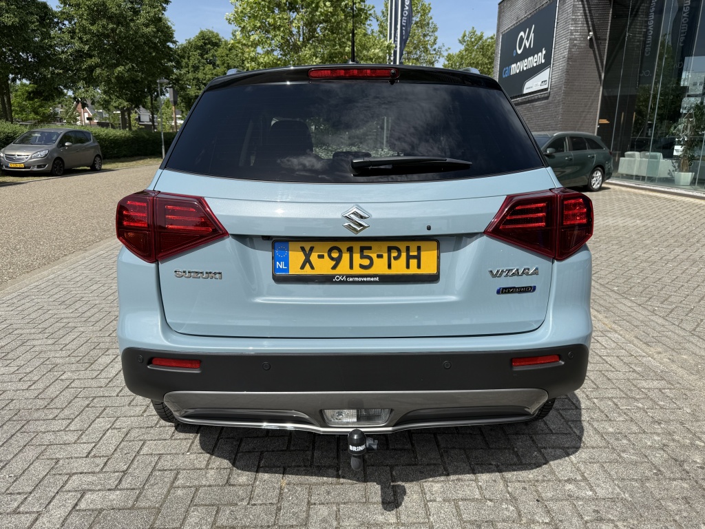 53900317-10.jpg
