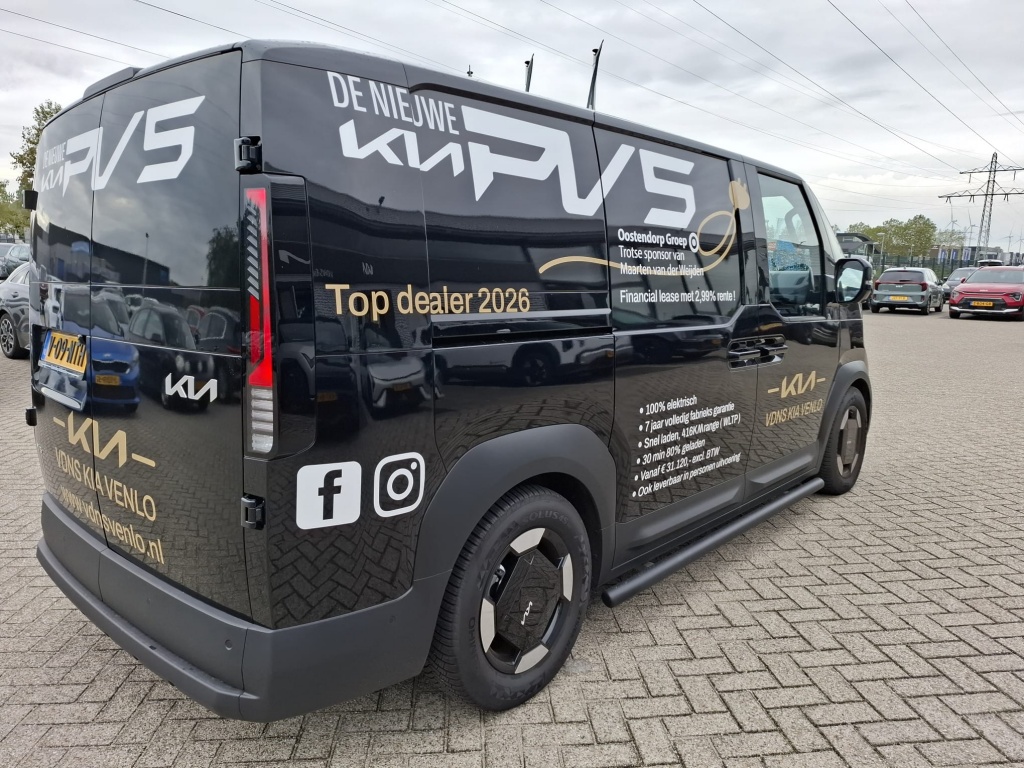 57168073-4.jpg